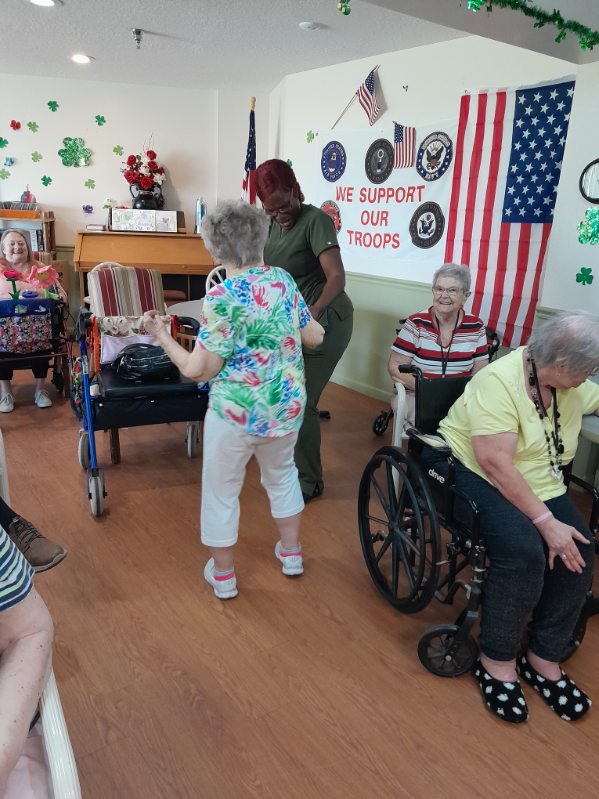 dancing residents at the south kendall assisted living facilities